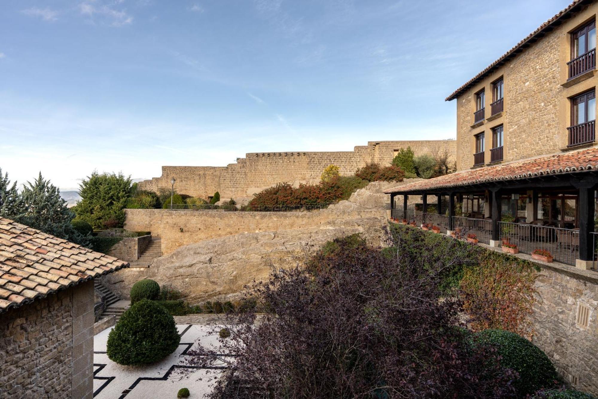 Parador De Sos del Rey Católico Exteriér fotografie