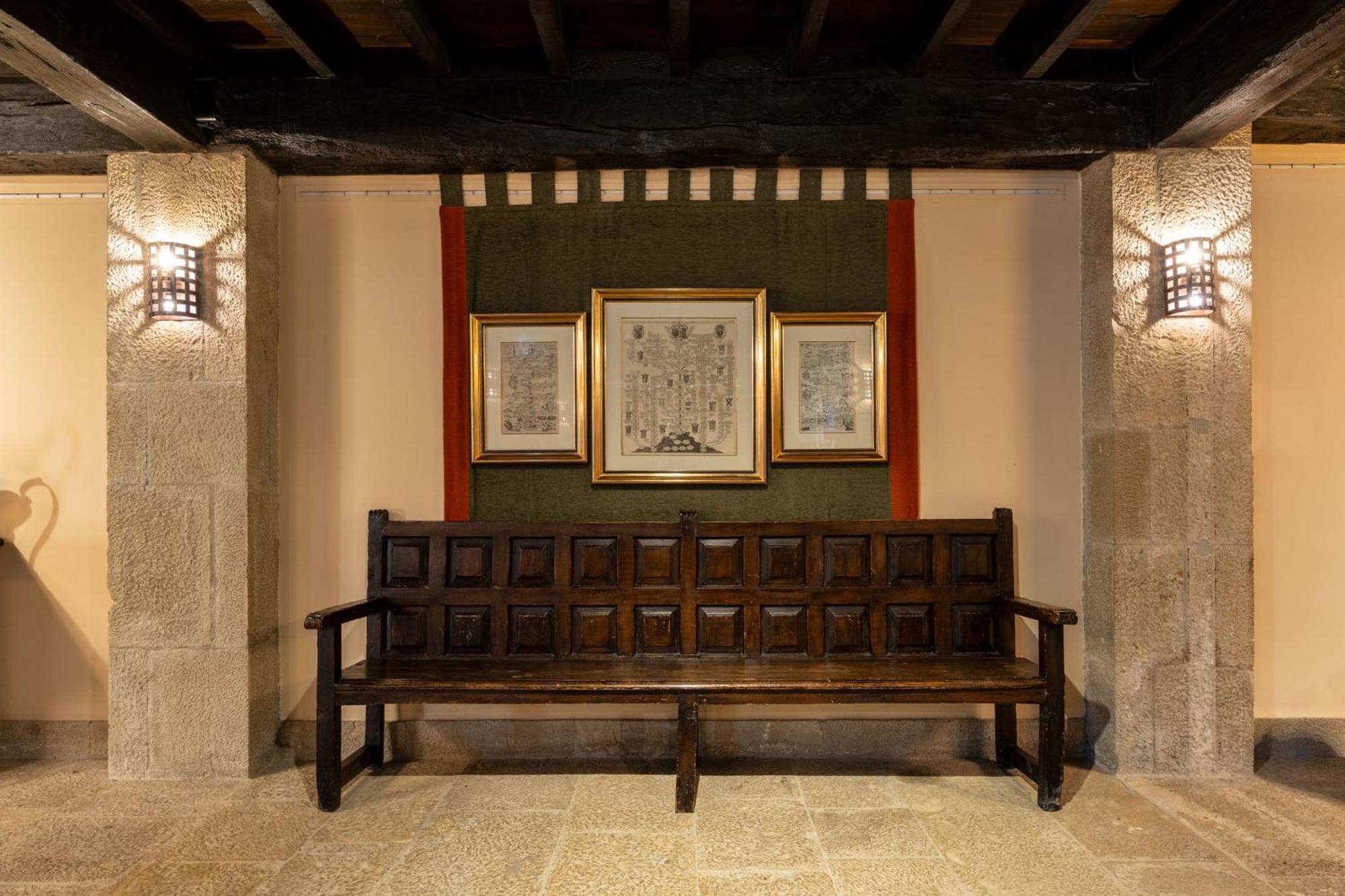 Parador De Sos del Rey Católico Exteriér fotografie