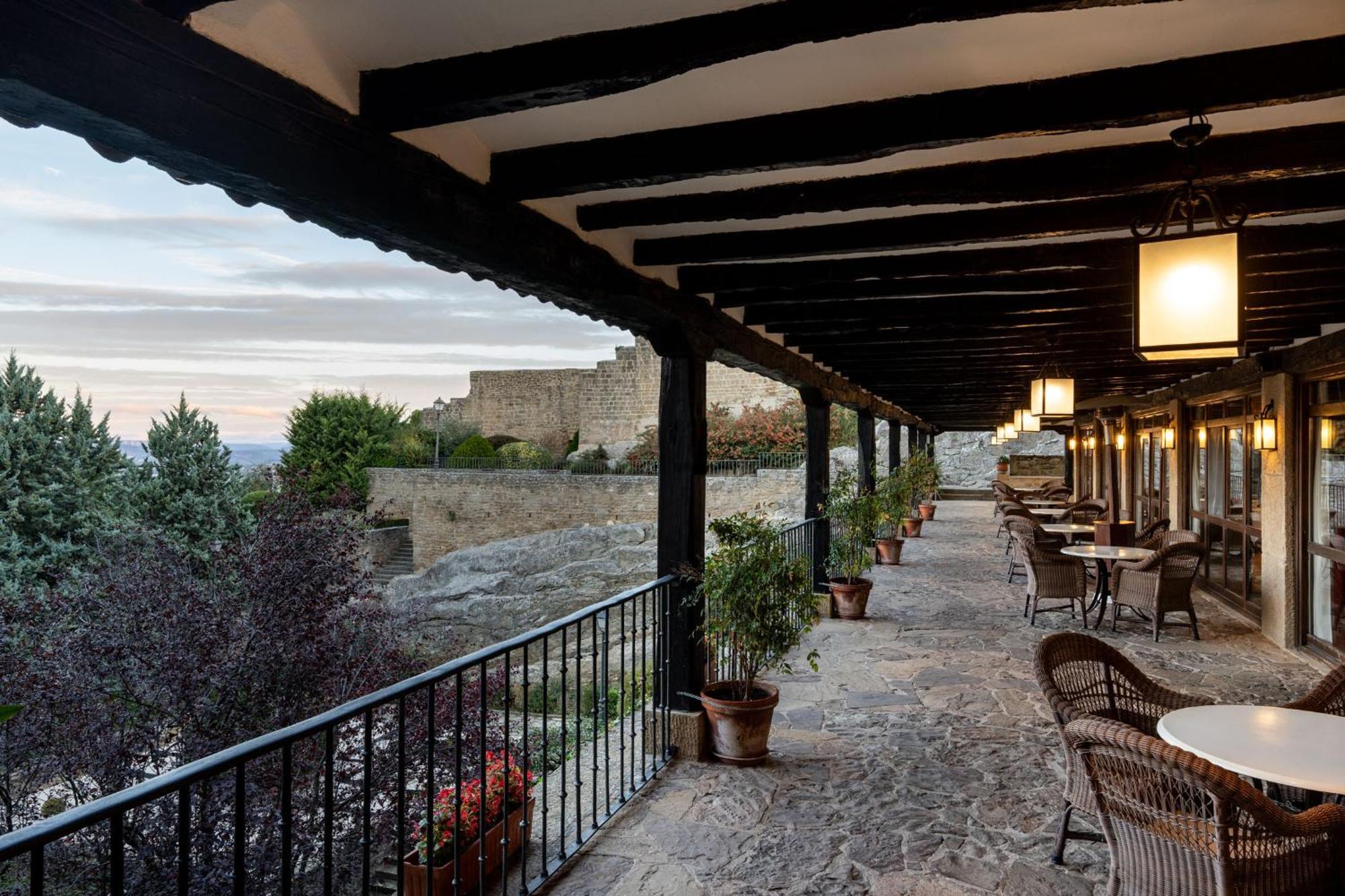 Parador De Sos del Rey Católico Exteriér fotografie