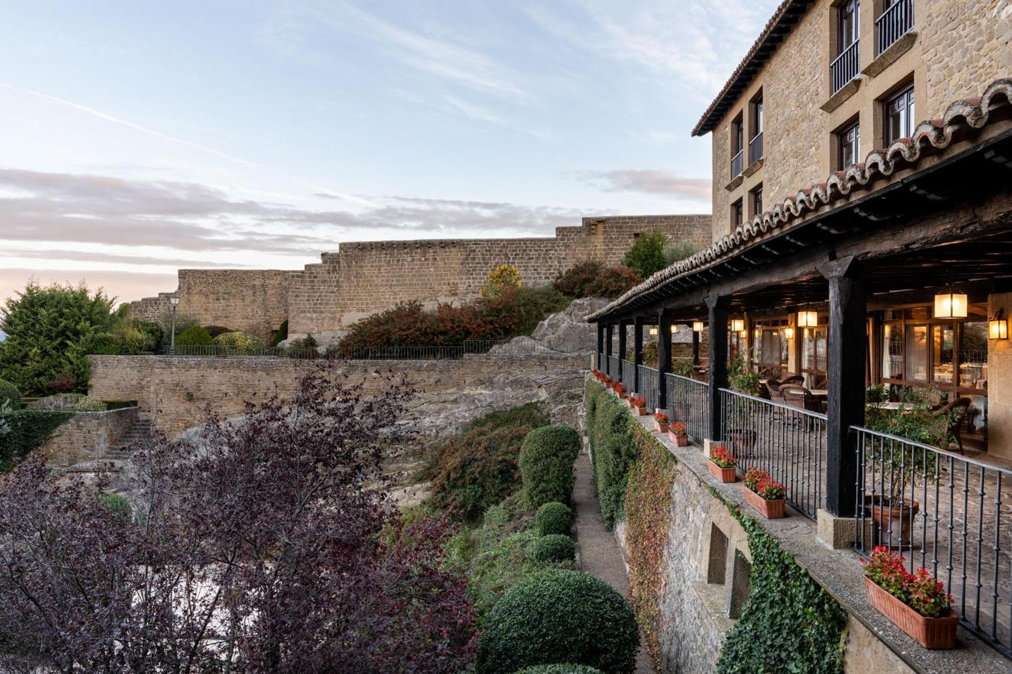 Parador De Sos del Rey Católico Exteriér fotografie