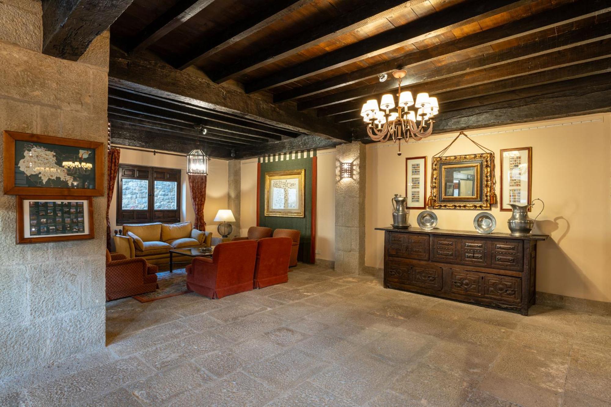 Parador De Sos del Rey Católico Exteriér fotografie