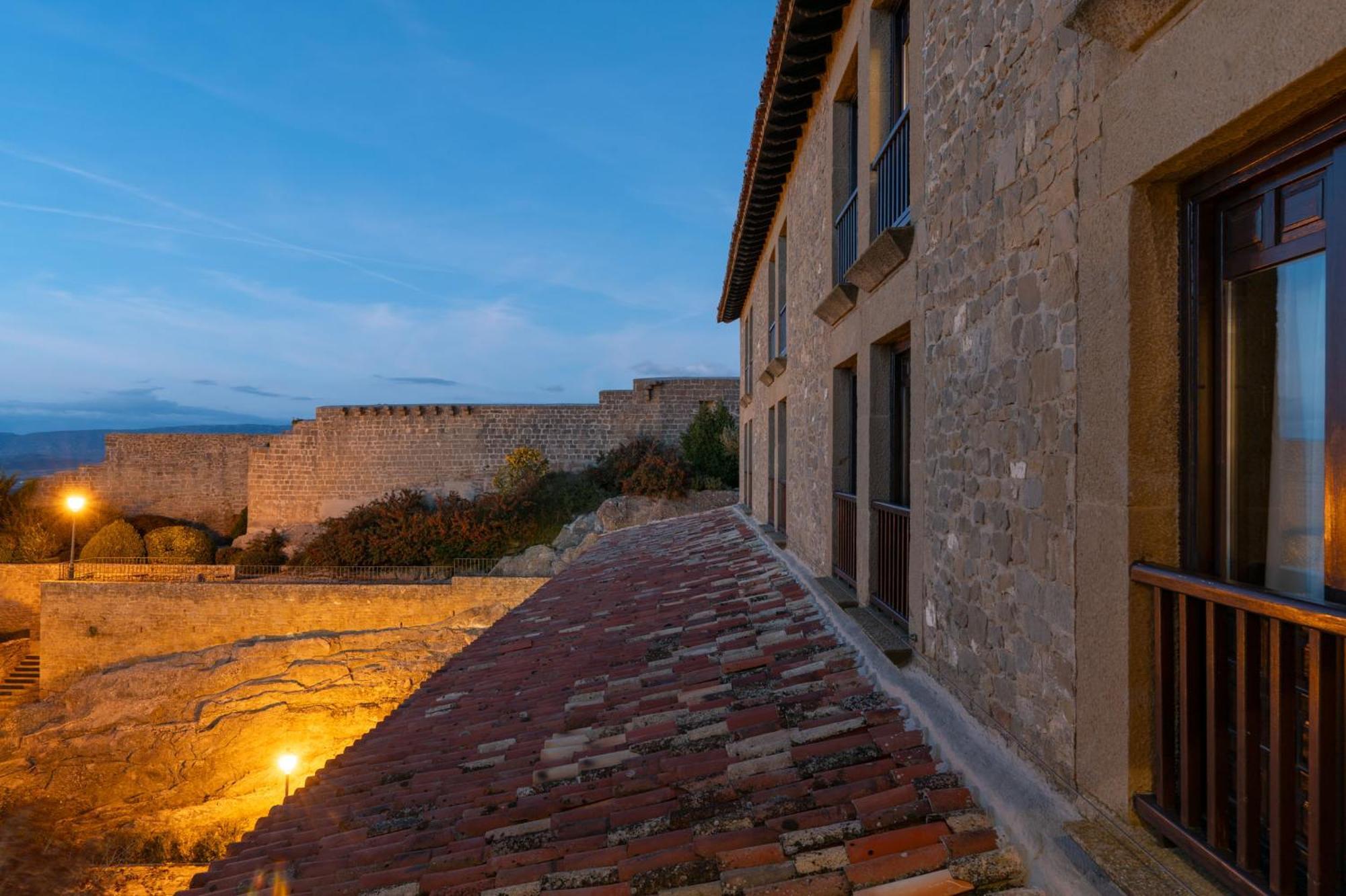 Parador De Sos del Rey Católico Exteriér fotografie